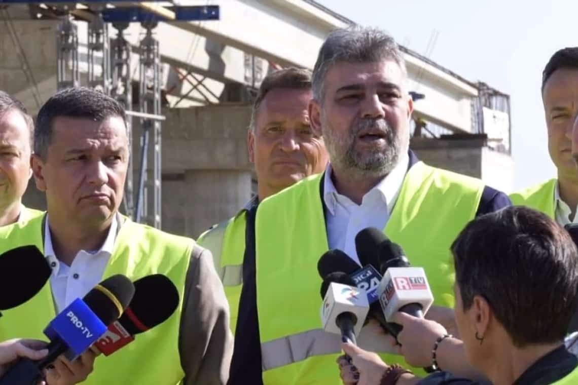 Sorin Grindeanu, la Mizil: ”Avem promisiunea fermă că la anul, în septembrie, se va circula pe primul tronson din A7”. Premierul Ciolacu, ministrul Grindeanu și prefectul Virgil Nanu au verificat stadiul lucrărilor pe șantierul autostrăzii