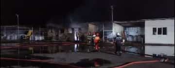 Update/Incendiu la depozitul de carburanți din incinta unei ferme, lângă Loloiasca