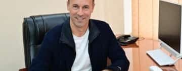 La aproape doi ani de la începerea licitației, Iulian Dumitrescu se laudă că a semnat contractul pentru SF-ul complexului medical din zona Spitalului Județean!