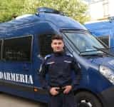 Un jandarm al Grupării Mobile Ploiești, intervenție salvatoare într-un accident rutier produs pe un drum național din Vâlcea