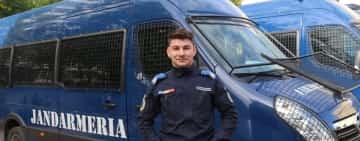 Un jandarm al Grupării Mobile Ploiești, intervenție salvatoare într-un accident rutier produs pe un drum național din Vâlcea