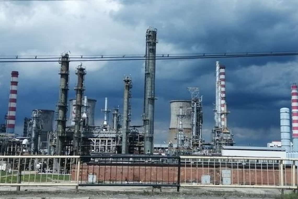 Garda de Mediu Prahova a amendat rafinăriile din arealul Ploieștiului pentru ”perturbarea mediului”