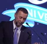 Cum alege liberalul Iulian Dumitrescu să se promoveze în an preelectoral pe seama clubului Petrolul Ploiești! Ce reacții a stârnit în rândul suporterilor