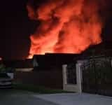 Update/ Un incendiu de proporții a cuprins trei case și anexe gospodărești în Ariceștii Rahtivani
