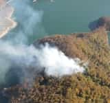 Incendiu de pădure la Barajul Paltinu! Pompierii intervin pentru localizarea flăcărilor - Video