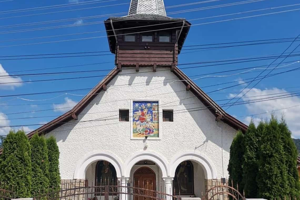 Episcopul vicar patriarhal Varlaam Ploieșteanul va sluji, duminică, în Parohia Poiana Comarnic