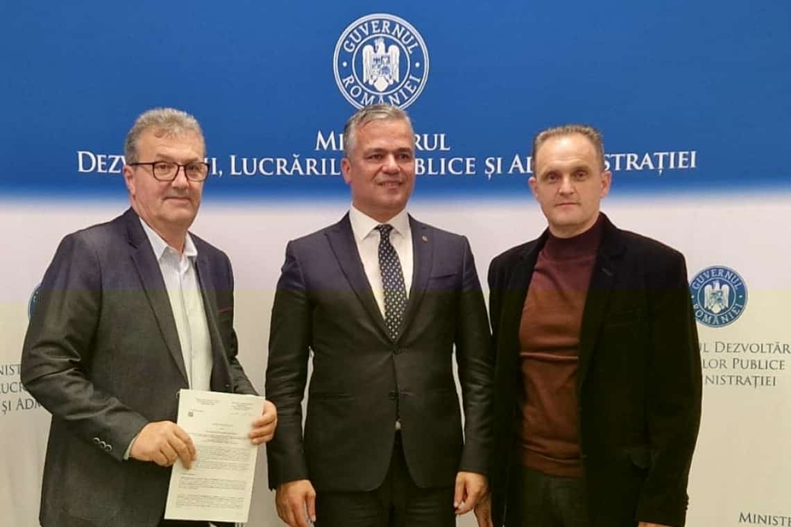 Primarul comunei Balta Doamnei, Cristinel Matei (PSD), a semnat un contract important pentru infrastructura localității