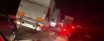 Coliziune între autovehicule ale unui convoi militar, pe podul de la rafinăria Brazi