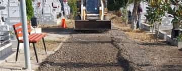 Aleile cimitirului Mihai Bravu din Ploiești, reabilitate cu materialele rezultate din frezarea Bulevardului Castanilor