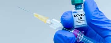Un fost prim-ministru și doi foști miniștri ai Sănătății, vizați de DNA în dosarul vaccinurilor din pandemie