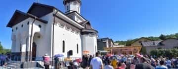 Biserica nouă din Vărbilău, pregătită să fie decorată cu pictură în tehnica frescă