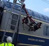 Trafic feroviar dat peste cap pe Valea Prahovei, din cauza ruperii pantografului locomotivei unui tren de călători