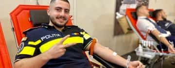 Zeci de polițiști prahoveni au oferit daruri neprețuite, de Moș Nicolae!
