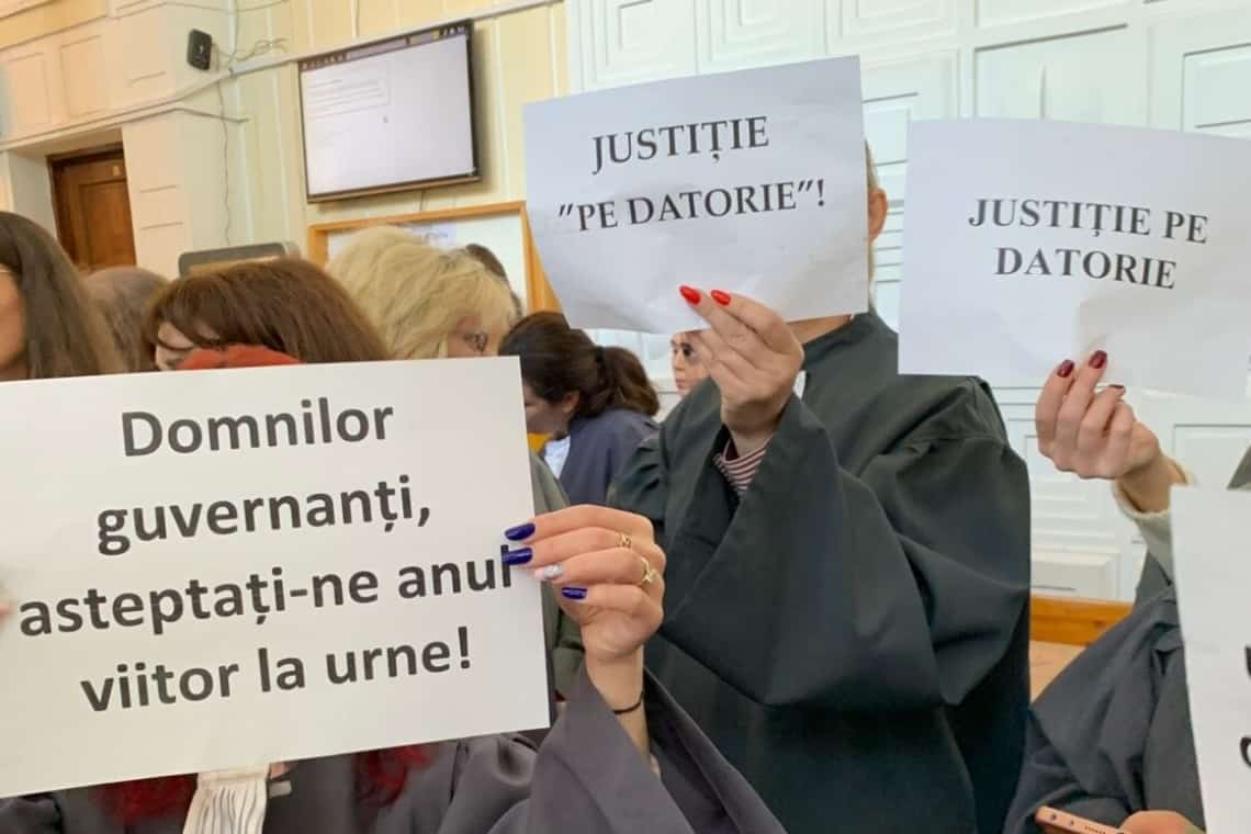 Grefierii declanșează o amplă acțiune de protest în instanțele și parchetele din întreaga țară. Aflați ce solicită Guvernului României