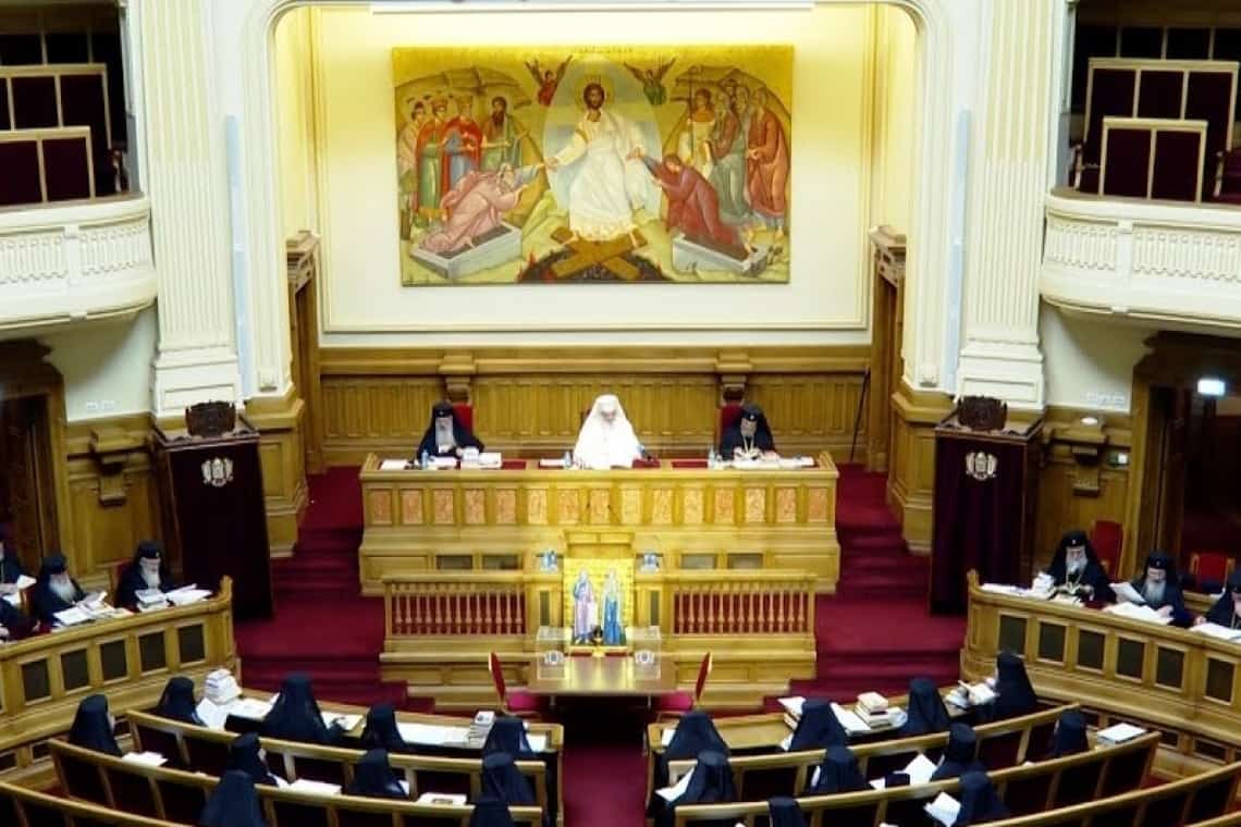 Sfântul Sinod al Bisericii Ortodoxe Române: Măsurile canonice privind sancționarea corupției în Biserică trebuie completate
