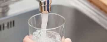 Să trăiți bine, dragi prahoveni! De la 1 ianuarie 2024 crește din nou prețul la apă și canalizare perceput de Hidro Prahova. Ce venit anual au directorii acestei societăți cu acționar majoritar Consiliului Județean Prahova