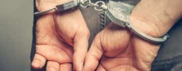 Angajatul unei firme de curierat din Ploiești, reținut de polițiști după ce ar fi sustras 8.000 de lei din banii de încasări