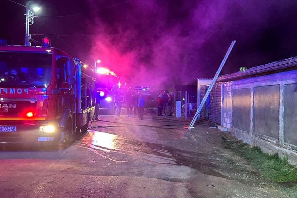 Un bărbat a suferit arsuri, iar zeci de porci și păsări au ars într-un incendiu de proporții, în comuna Berceni
