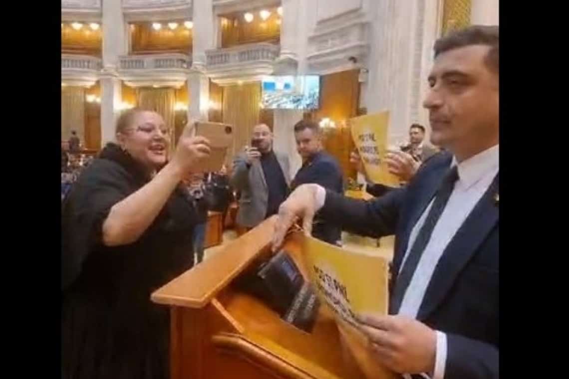 Scandal în Parlament, la dezbaterile pe Buget. Protagoniști: Șoșoacă și Simion (video)