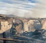 Departamentul pentru Situaţii de Urgenţă cere un raport de la ISU Prahova privind controalele făcute la Ferma Dacilor, unde cel puțin șase persoane au murit, în incendiul de marți dimineață