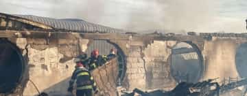 Departamentul pentru Situaţii de Urgenţă cere un raport de la ISU Prahova privind controalele făcute la Ferma Dacilor, unde cel puțin șase persoane au murit, în incendiul de marți dimineață