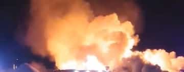 Incendiu de proporții la Ferma Dacilor din Tohani. S-a activat Planul Roșu de intervenție