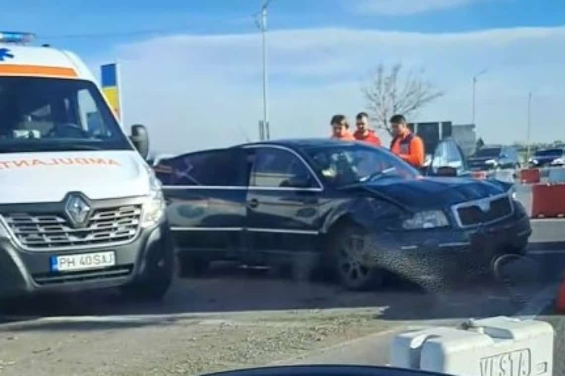 Coliziune între trei autoturisme, pe DN1, în zona Păulești. Trei persoane au fost rănite