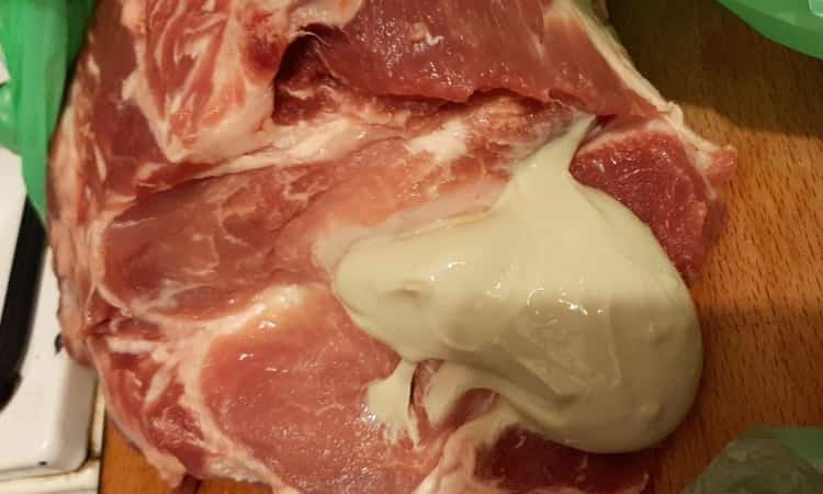 Kaufland România a solicitat drept la replică în urma articolului despre carnea de porc cu ”surprize” cumpărată de un ploieștean: ”Furnizorul și-a asumat integral responsabilitatea!”