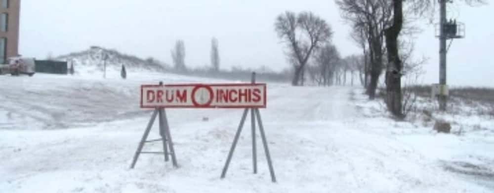 Drumuri naționale cu circulația închisă din cauza viscolului