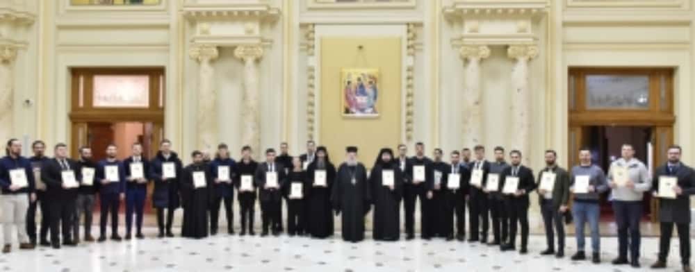 Cântăreți bisericești de la trei mănăstiri din Prahova, premiați de Patriarhul Bisericii Ortodoxe Române
