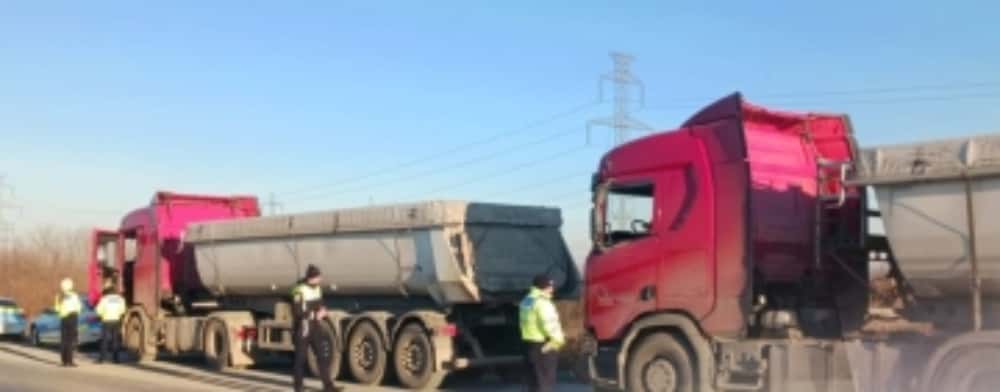 Polițiștii de la Rutieră, cu ochii pe transportatorii de ”bunuri divizibile”, în zona Târgșoru Vechi