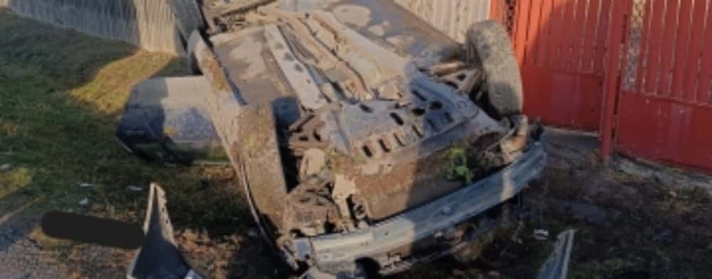 Un tânăr de 21 de ani s-a răsturnat cu autoturismul într-un șanț din satul Radila - comuna Valea Călugărească