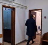 Imagini de la perchezițiile DNA la Consiliul Județean Prahova. Dumitru Tudone, mâna dreaptă a lui Iulian Dumitrescu, a sosit la birou după apariția procurorilor