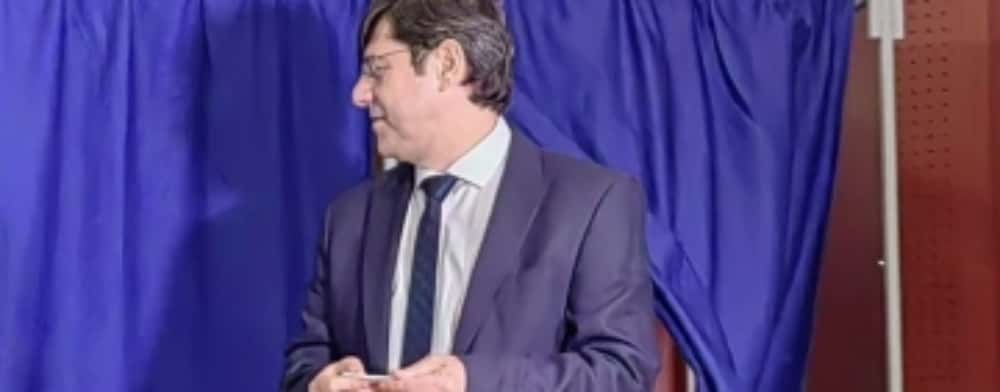 Dumitru Tudone, fost secretar al județului Călărași, va exercita atribuțiile de președinte al Consiliului Județean Prahova. Acesta este mâna dreaptă a lui Iulian Dumitrescu
