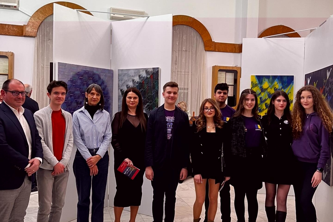 Echipa de robotică Ro2D2 a Colegiului Național ”Mihai Viteazul” din Ploiești vrea să aducă arta mai aproape de comunitate