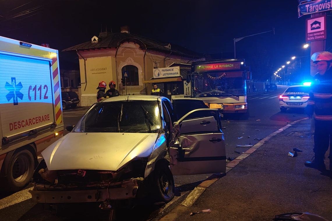 Coliziune între un autobuz și un autoturism, pe strada Gheorghe Doja din Ploiești