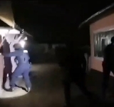 Proxeneți și traficanți de minori, ”călcați” de DIICOT și polițiști. Percheziții și în Prahova!