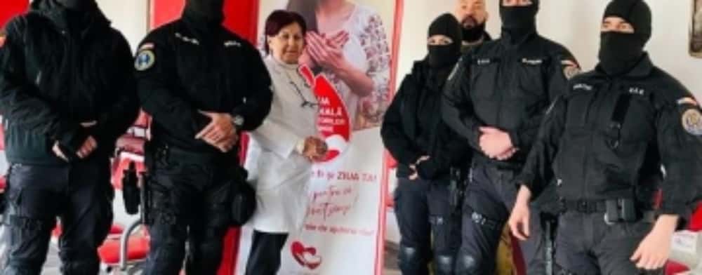 "Mascații" din Poliția Prahova au donat sânge pentru un coleg polițist aflat într-o situație medicală dificilă