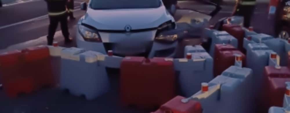 Ce spun polițiștii despre accidentul din ”giratoriul” de la Păulești, produs miercuri dimineață