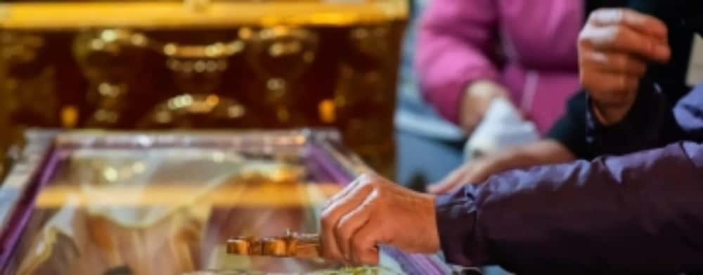 Programul și traseele procesiunii cu racla moaștelor Sf. Dimitrie cel Nou, în județul Prahova. Mai bine de o săptămână, sfintele moaște se vor afla în parohii prahovene