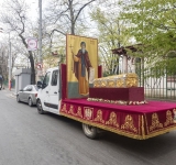 Restricții de circulație pe unele străzi din Ploiești, pentru desfășurarea pelerinajului cu moaștele Sf. Dimitrie cel Nou