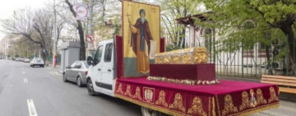 Restricții de circulație pe unele străzi din Ploiești, pentru desfășurarea pelerinajului cu moaștele Sf. Dimitrie cel Nou