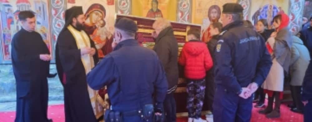 Peste 18.000 de credincioși au participat la pelerinajul cu moaștele Sf. Dimitrie cel Nou în protoierii din Prahova, în această săptămână