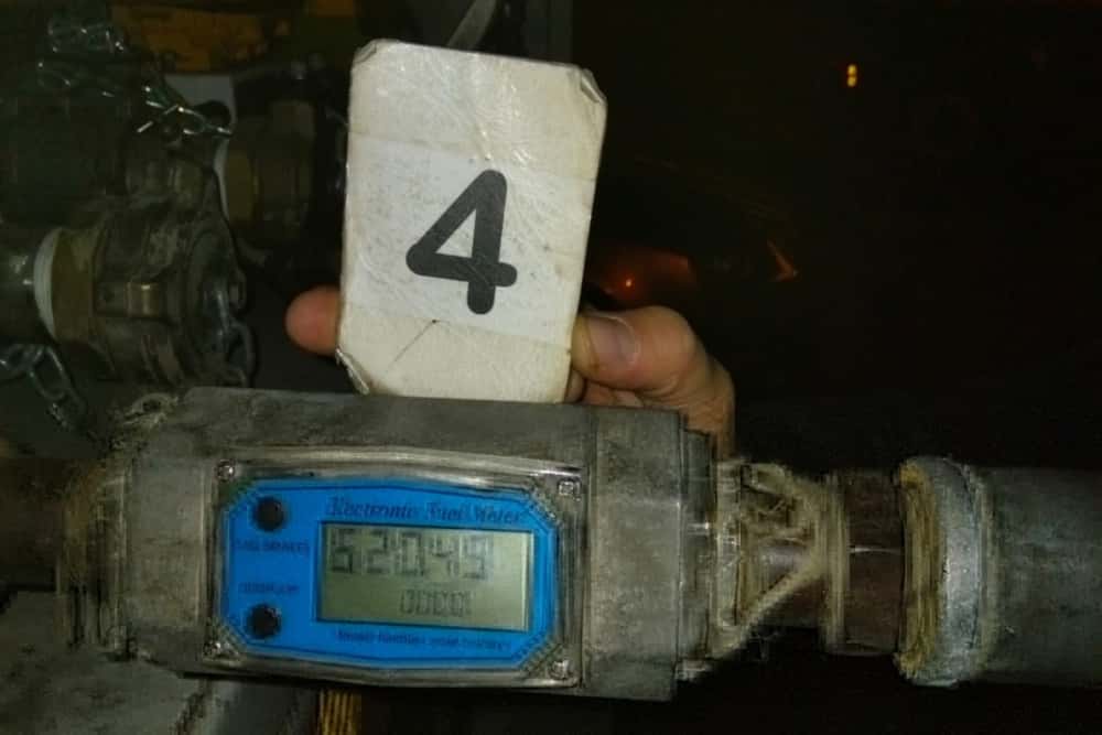 Jandarmii au prins în flagrant un bărbat care ”transfera” 620 de litri de GPL dintr-o cisternă în alta