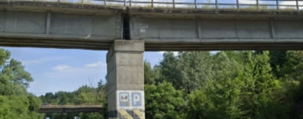 Nu uitați! De la noapte, se închide circulația pe DN1, în zona Câmpina, pentru demolarea unui pod feroviar șubred care trece peste drumul național