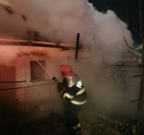 Incendiu în comuna Dumbrăvești. Pompierii intervin cu trei autospeciale de stingere 