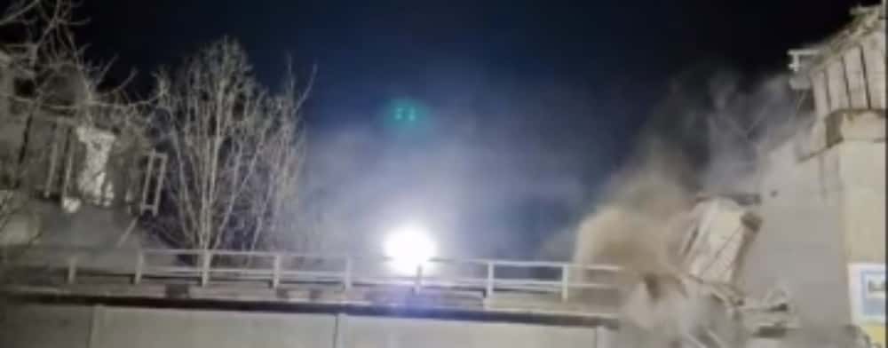 Pasajul feroviar de la Câmpina, care supratraversa DN1, a devenit istorie! Imagini de la demolare