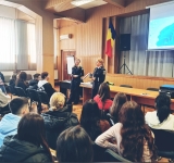 Profesia de polițist, promovată în liceele din Prahova, înainte de Ziua Poliției Române