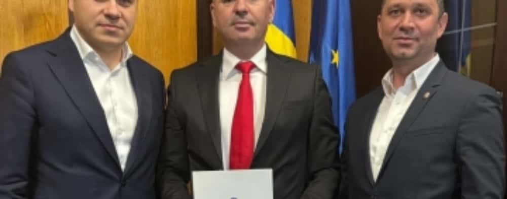 Primarul social-democrat al comunei Râfov, Paul Costin Cazanciuc, a semnat contractul de finanțare pentru rețeaua de gaze a localității