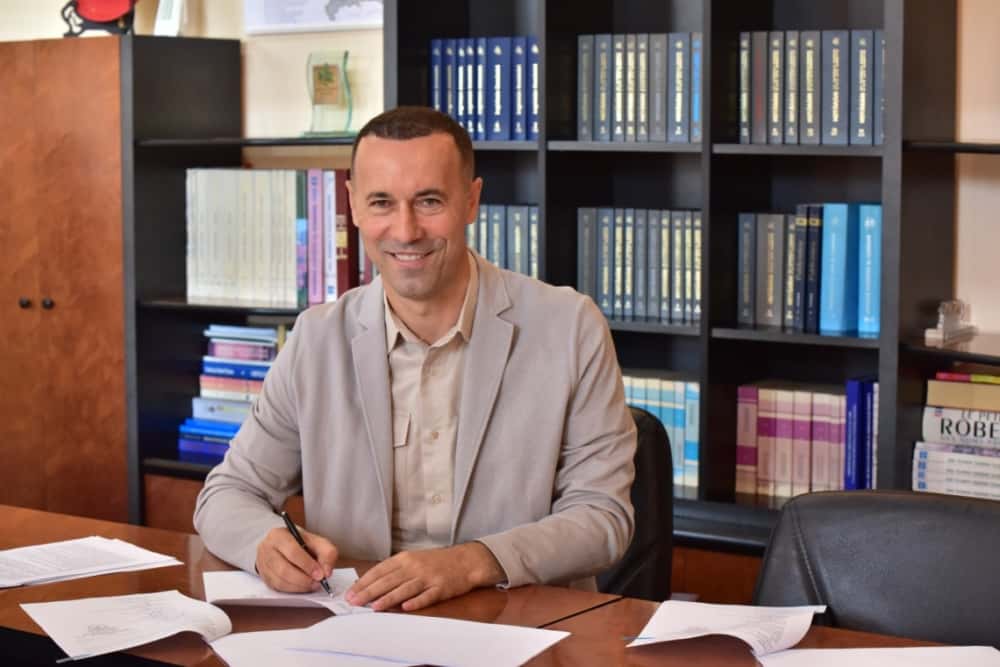 Cum aruncă banii Consiliul Județean: încă 260.000 de lei pentru proiectul ”complexului medical” al lui Dumitrescu!